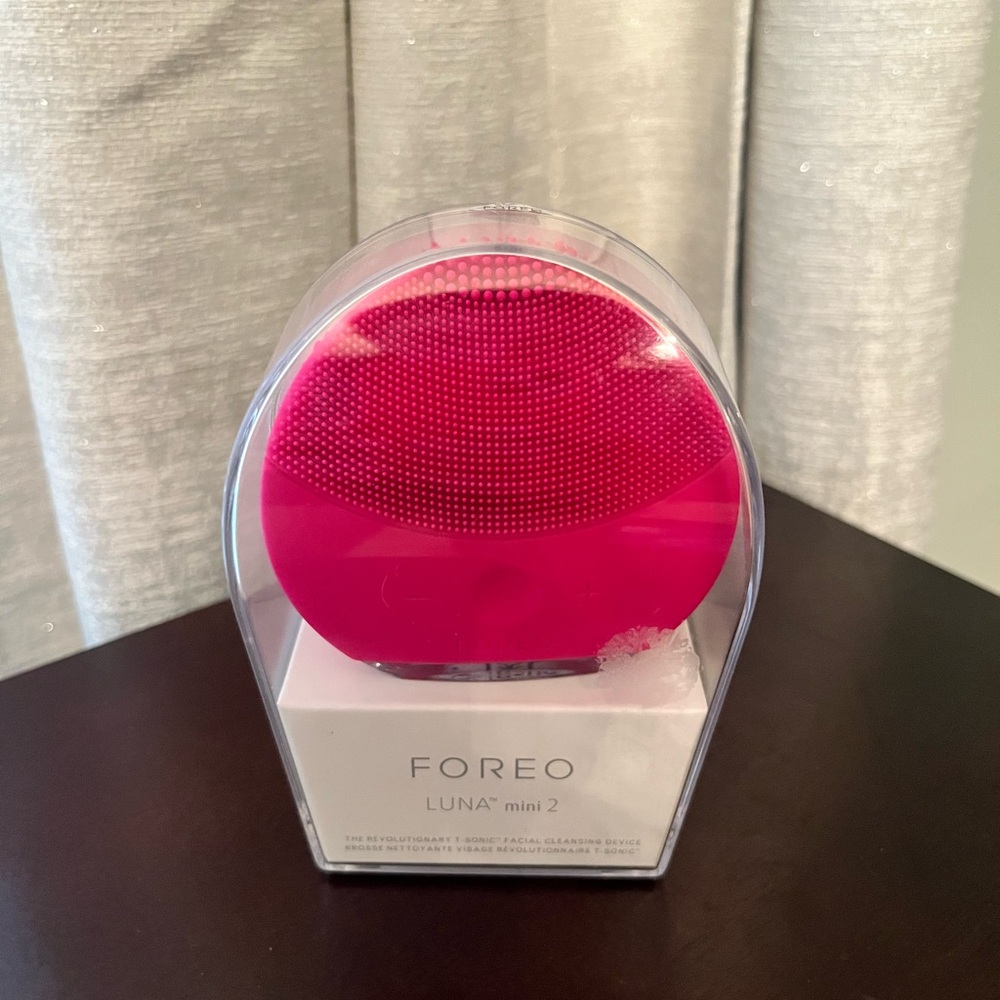 Foreo Luna Mini 2 - Fuchsia - Brand New